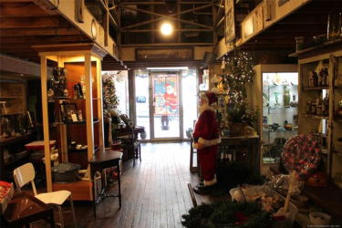 413 W Main St, Henryetta, OK 74437