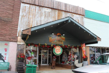 413 W Main St, Henryetta, OK 74437