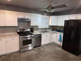 704 3rd St, Morris, OK 74445