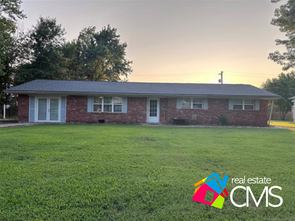 704 3rd St, Morris, OK 74445