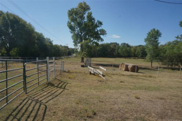 27405 S 170 Rd, Henryetta, OK 74437