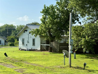 310 W Corporation St, Henryetta, OK 74437