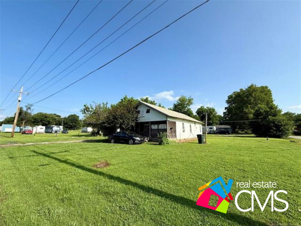 310 W Corporation St, Henryetta, OK 74437