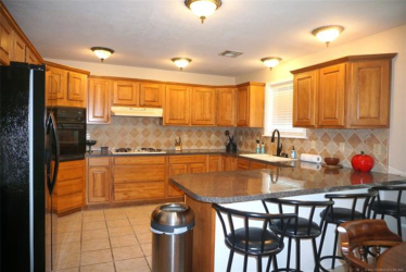 613 S 1st St, Morris, OK 74445