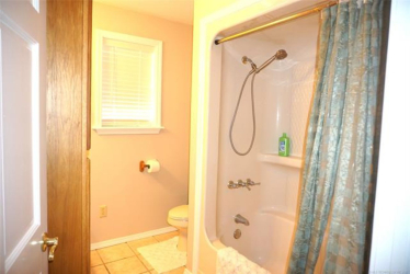 613 S 1st St, Morris, OK 74445