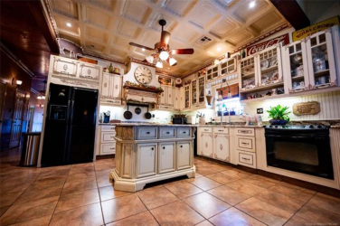 15875 New Lake Road, Henryetta, OK 74437