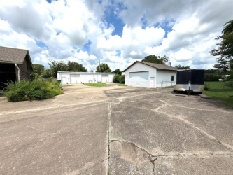 1001 S B St, Henryetta, OK 74437