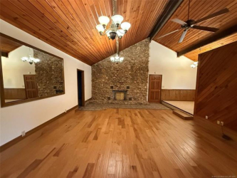 1001 S B St, Henryetta, OK 74437