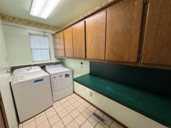 1001 S B St, Henryetta, OK 74437