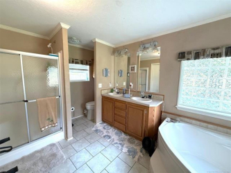 8352 Chestnut Rd, Henryetta, OK 74437