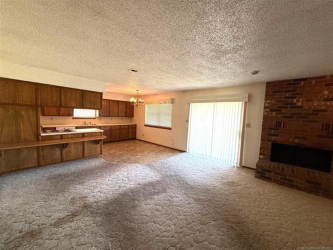 1511 Oakwood Dr, Henryetta, OK 74437