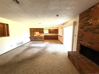 1511 Oakwood Dr, Henryetta, OK 74437