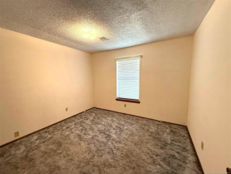 1511 Oakwood Dr, Henryetta, OK 74437