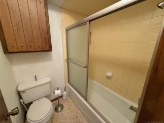 1511 Oakwood Dr, Henryetta, OK 74437