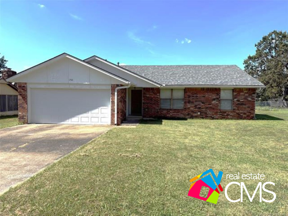 1511 Oakwood Dr, Henryetta, OK 74437