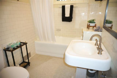 602 Cummings St, Henryetta, OK 74437