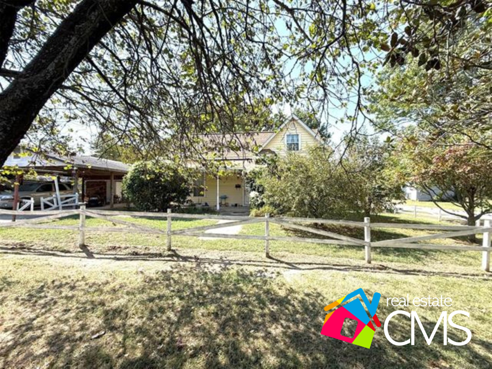 401 S 3rd St, Okemah, OK 74859