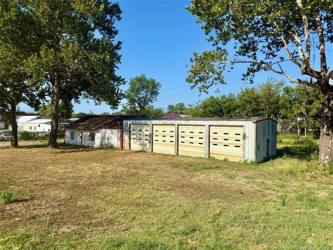 201 N 1st St, Henryetta, OK 74437