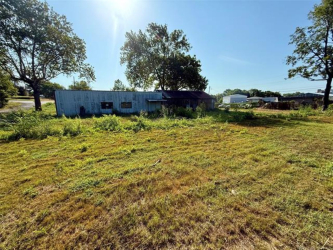 201 N 1st St, Henryetta, OK 74437
