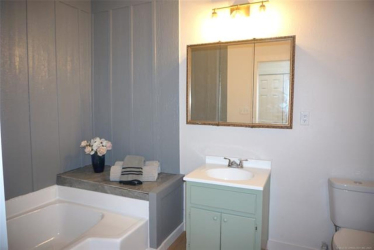 407 N 2nd St, Henryetta, OK 74437