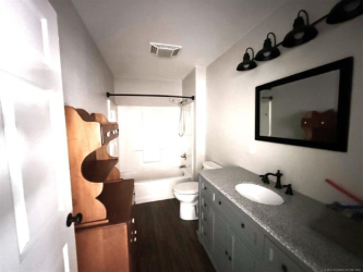 304 Hickory Dr, Henryetta, OK 74437