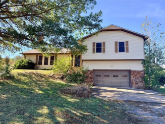 29815 Dustin Rd, Henryetta, OK 74437