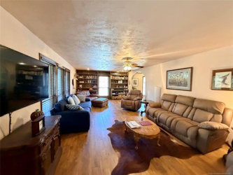 29815 Dustin Rd, Henryetta, OK 74437