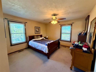 29815 Dustin Rd, Henryetta, OK 74437