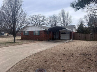 201 Oakwood Dr, Henryetta, OK 74437