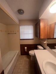 201 Oakwood Dr, Henryetta, OK 74437