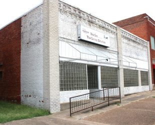 121 S 5th St, Henryetta, OK 74437