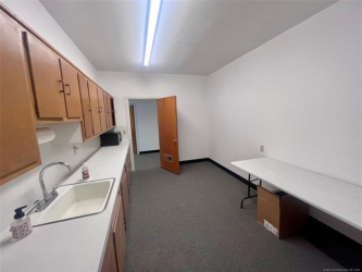121 S 5th St, Henryetta, OK 74437