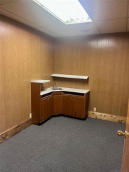 121 S 5th St, Henryetta, OK 74437