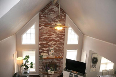 906 N 14th St, Henryetta, OK 74437