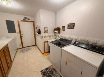 24751 S 200 Rd, Henryetta, OK 74437