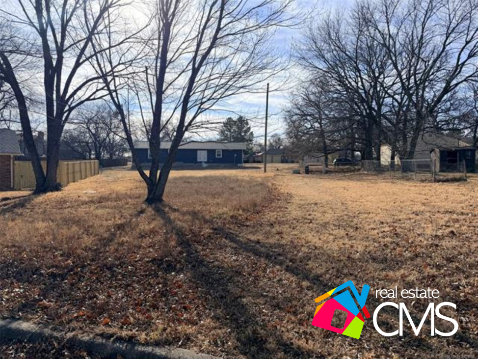 Ashwood Circle, Henryetta, OK 74437