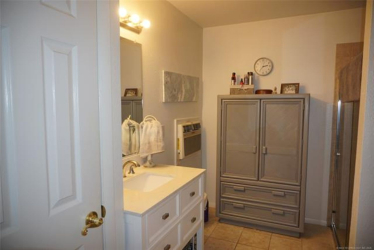 205 Washington St, Henryetta, OK 74437