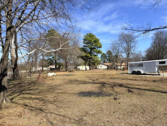 402 Robertson Hwy, Henryetta, OK 74437